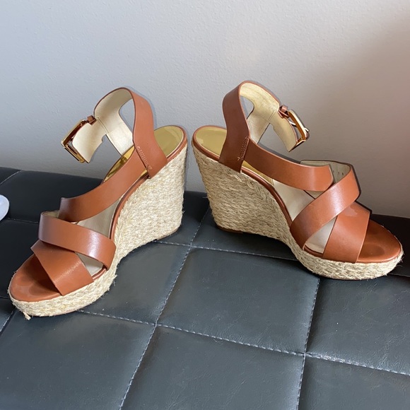 Michael kors, brown, size 8 wedges - Picture 3 of 4